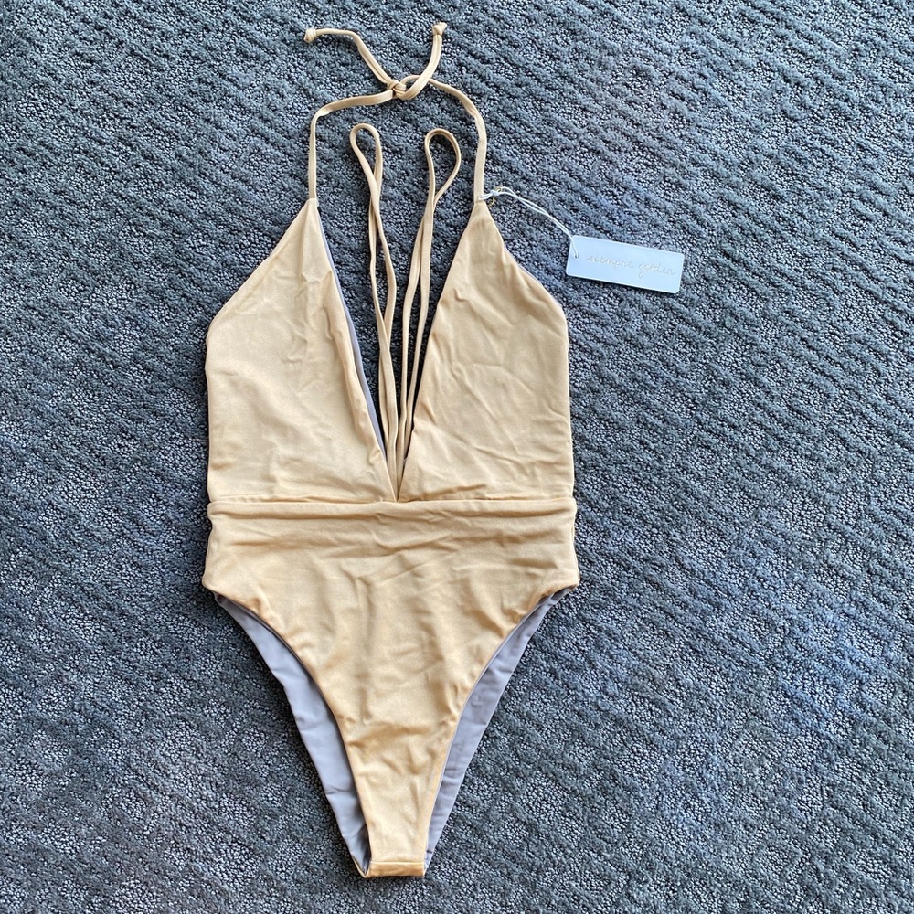 Siempre Golden One piece